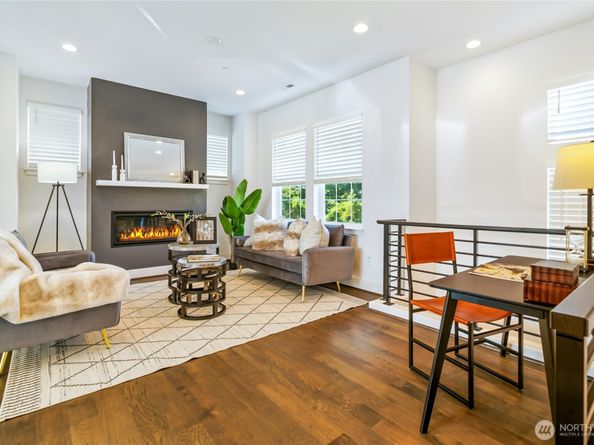 14131 266th Avenue NE 101, Duvall WA 98019