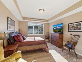 23924 NE 115th Lane 304, Redmond WA 98053