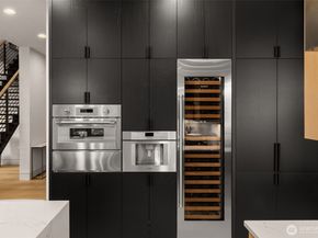 1215 96th Avenue SE, Bellevue WA 98004