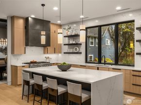 1215 96th Avenue SE, Bellevue WA 98004