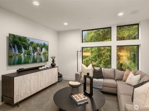 1215 96th Avenue SE, Bellevue WA 98004