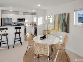 2101 N 55th Street 201, Seattle WA 98103