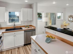 2101 N 55th Street 201, Seattle WA 98103