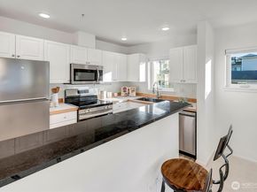 2101 N 55th Street 201, Seattle WA 98103