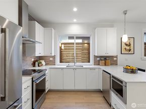 8007 25th Avenue NW, Seattle WA 98117