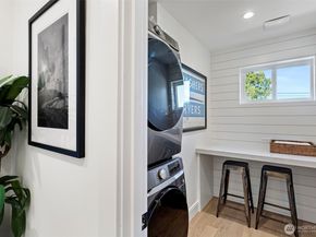 8007 25th Avenue NW, Seattle WA 98117