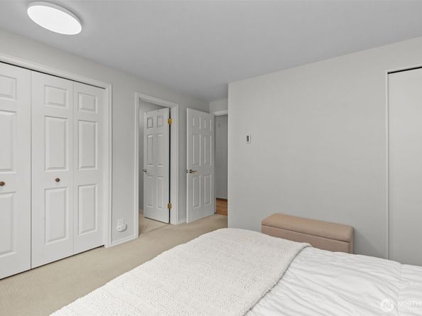 4222 Beach Drive SW 303, Seattle WA 98116