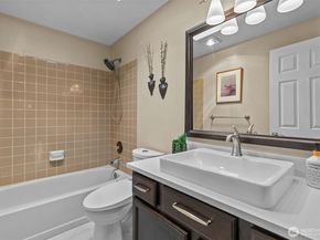 4222 Beach Drive SW 303, Seattle WA 98116