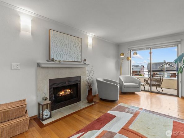 4222 Beach Drive SW 303, Seattle WA 98116