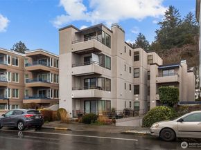 4222 Beach Drive SW 303, Seattle WA 98116
