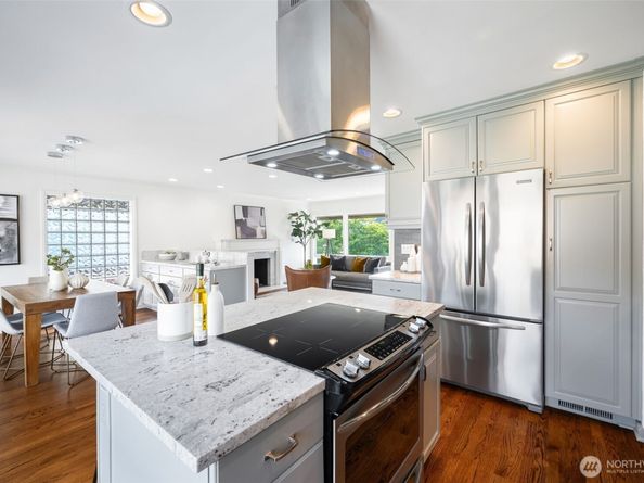 3232 43rd Avenue W, Seattle WA 98199