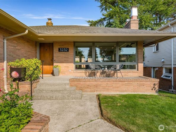 3232 43rd Avenue W, Seattle WA 98199