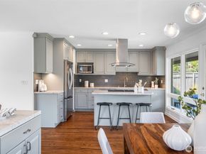 3232 43rd Avenue W, Seattle WA 98199