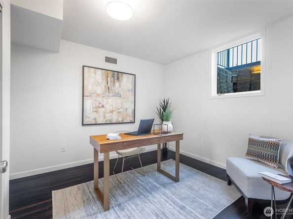 3232 43rd Avenue W, Seattle WA 98199