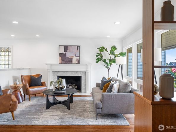 3232 43rd Avenue W, Seattle WA 98199
