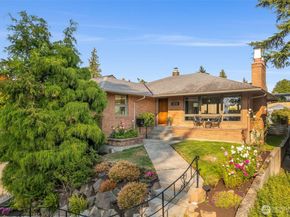 3232 43rd Avenue W, Seattle WA 98199