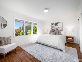3232 43rd Avenue W, Seattle WA 98199
