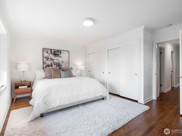 3232 43rd Avenue W, Seattle WA 98199