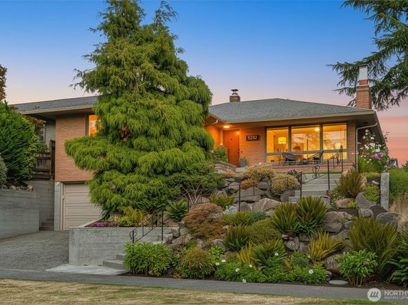 3232 43rd Avenue W, Seattle WA 98199