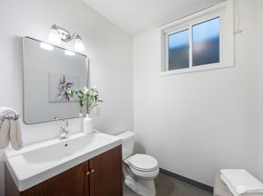 3232 43rd Avenue W, Seattle WA 98199