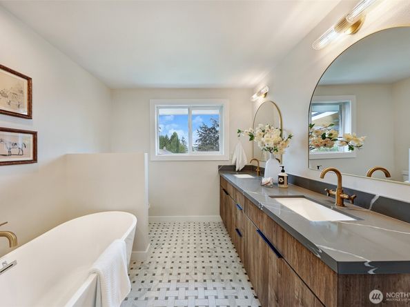4415 48th Avenue S, Seattle WA 98118