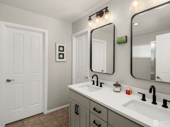 6522 W Crest View Loop SE, Snoqualmie WA 98065
