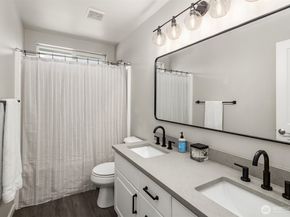 6522 W Crest View Loop SE, Snoqualmie WA 98065