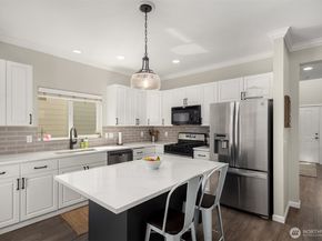 6522 W Crest View Loop SE, Snoqualmie WA 98065