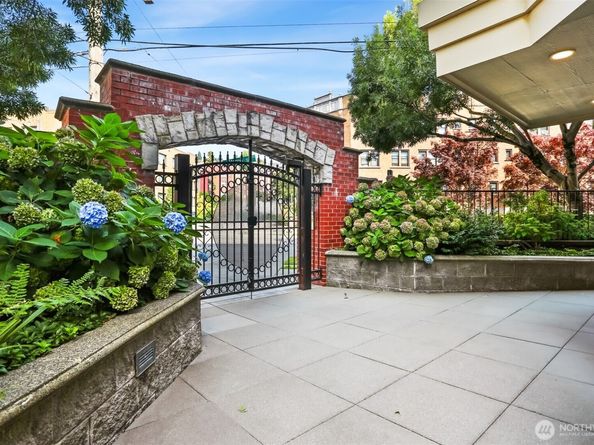 530 4th Avenue W 206, Seattle WA 98119