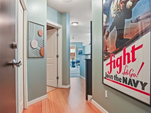 530 4th Avenue W 206, Seattle WA 98119