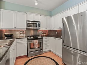530 4th Avenue W 206, Seattle WA 98119