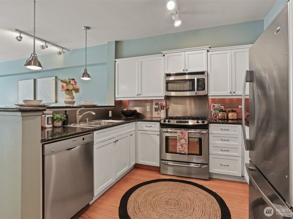 530 4th Avenue W 206, Seattle WA 98119