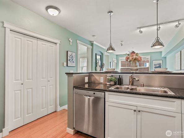 530 4th Avenue W 206, Seattle WA 98119