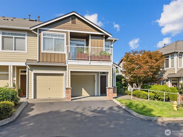 573 241st Lane SE 4, Sammamish WA 98074