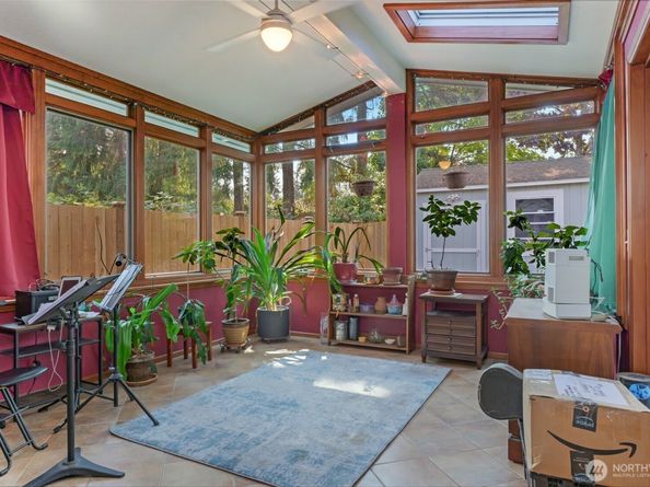 15931 SE 1st Street, Bellevue WA 98008