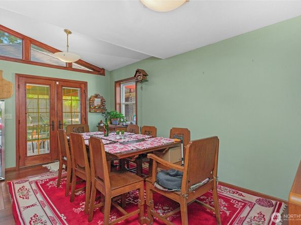15931 SE 1st Street, Bellevue WA 98008