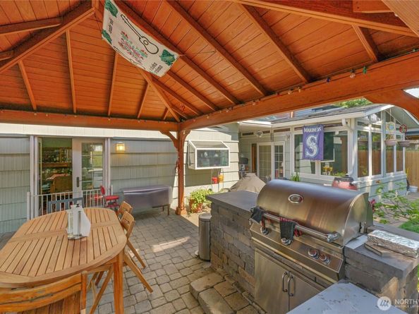 15931 SE 1st Street, Bellevue WA 98008