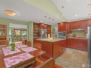 15931 SE 1st Street, Bellevue WA 98008