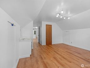 15931 SE 1st Street, Bellevue WA 98008