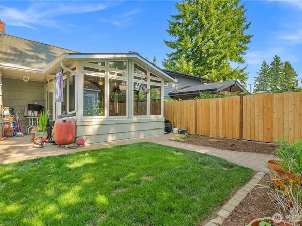 15931 SE 1st Street, Bellevue WA 98008