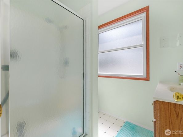 15931 SE 1st Street, Bellevue WA 98008