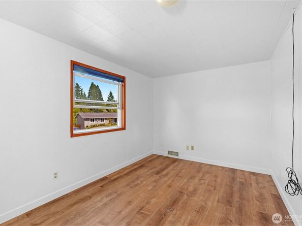 15931 SE 1st Street, Bellevue WA 98008