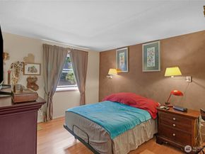 15931 SE 1st Street, Bellevue WA 98008