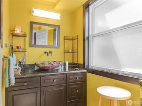 15931 SE 1st Street, Bellevue WA 98008