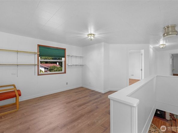 15931 SE 1st Street, Bellevue WA 98008