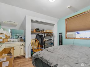 15931 SE 1st Street, Bellevue WA 98008