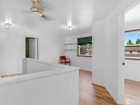 15931 SE 1st Street, Bellevue WA 98008
