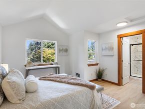 14011 Roosevelt Way N, Seattle WA 98133