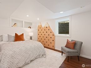 1943 34th Avenue W, Seattle WA 98199