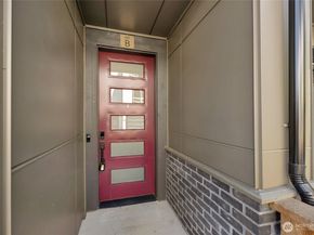 18521 1st Avenue NE B, Shoreline WA 98155